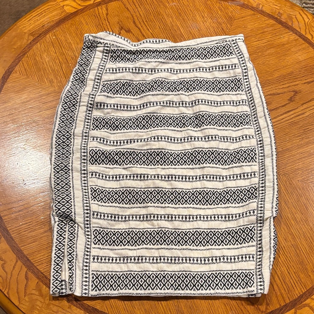 LOFT Black and White Patterned Knit Pencil Skirt